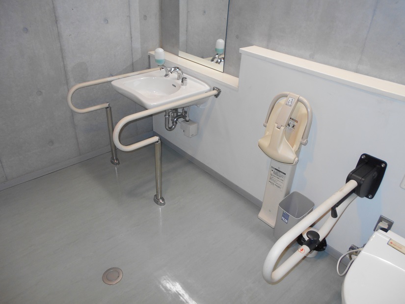 千代田区役所地域振興部和泉橋出張所 車イスで行けるトイレ情報サイト YORISOU/ヨリソウ 利用者の方へ安心と優しさを届ける本物の情報を 千代田区役所地域振興部和泉橋出張所 車イスで行けるトイレ情報サイト YORISOU/ヨリソウ 利用者の方へ安心と優しさを届ける本物の情報を