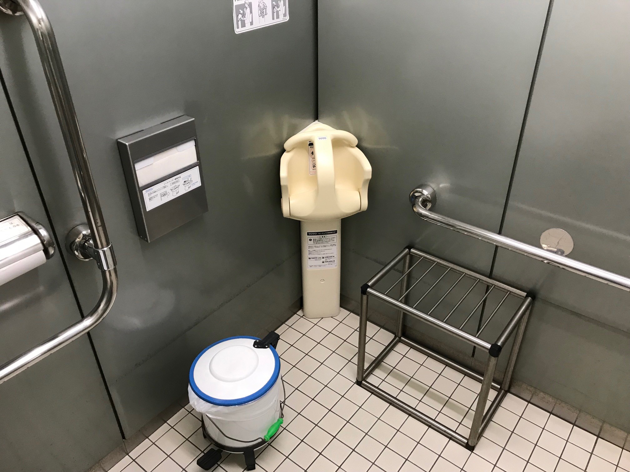新宿区役所第一分庁舎 車イスで行けるトイレ情報サイト YORISOU/ヨリソウ 利用者の方へ安心と優しさを届ける本物の情報を 新宿区役所第一分庁舎 車イスで行けるトイレ情報サイト YORISOU/ヨリソウ 利用者の方へ安心と優しさを届ける本物の情報を